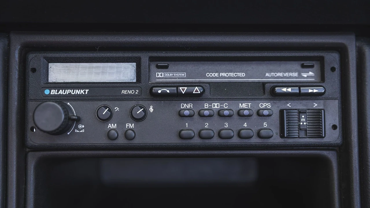 1990 Porsche 944 S2 - Image 18 of 31
