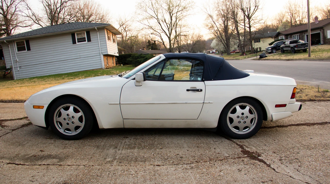1990 Porsche 944 S2 - Image 2 of 31