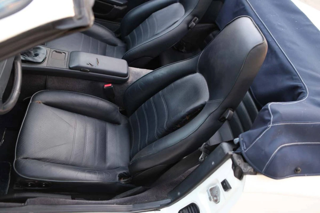 1990 Porsche 944 S2 - Image 11 of 24