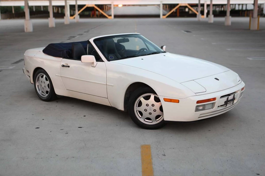 1990 Porsche 944 S2 - Image 2 of 24