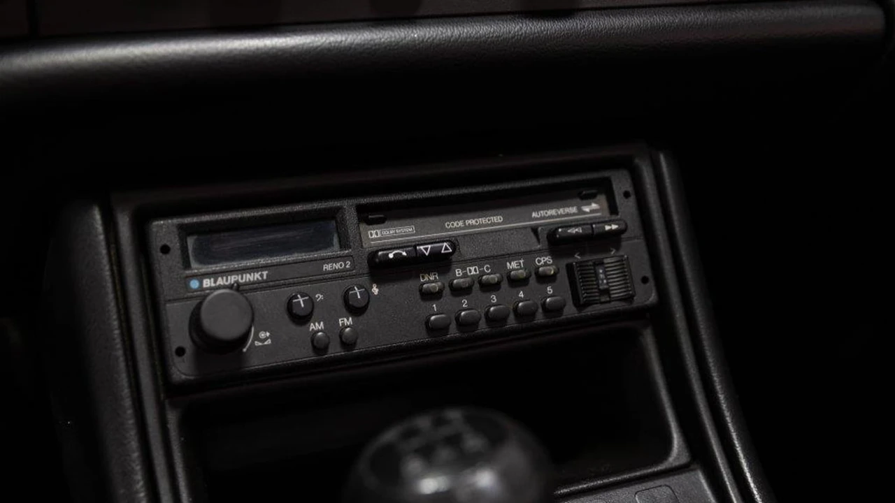 1990 Porsche 944 S2 - Image 22 of 31
