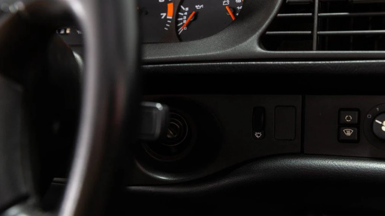 1990 Porsche 944 S2 - Image 24 of 31