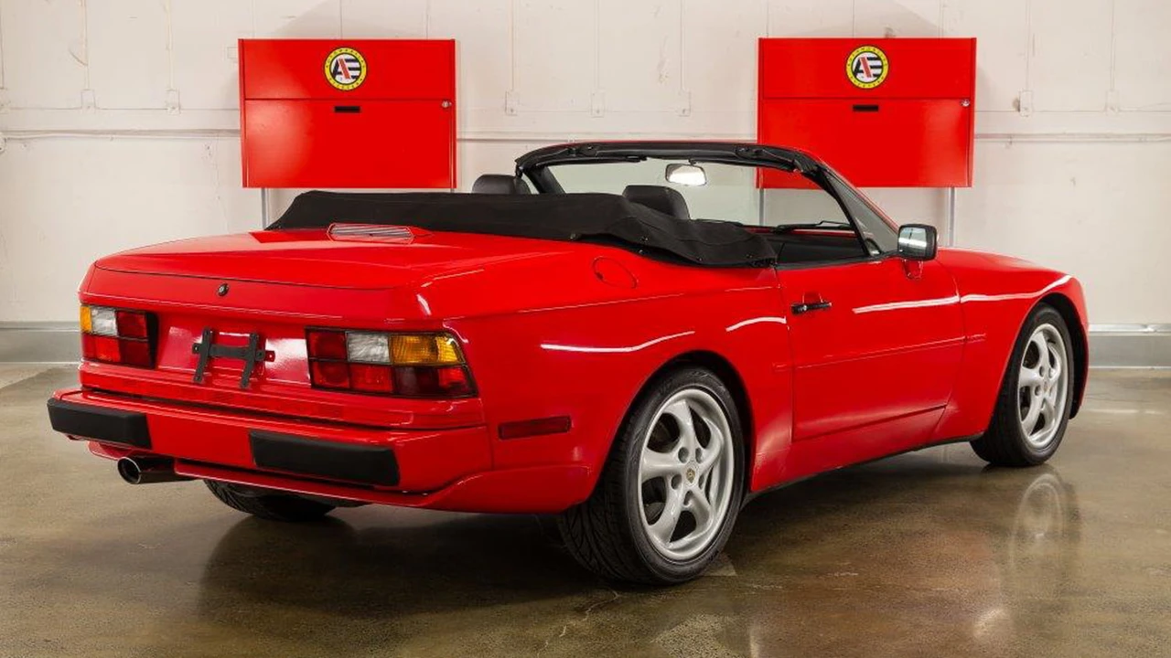 1990 Porsche 944 S2 - Image 3 of 31