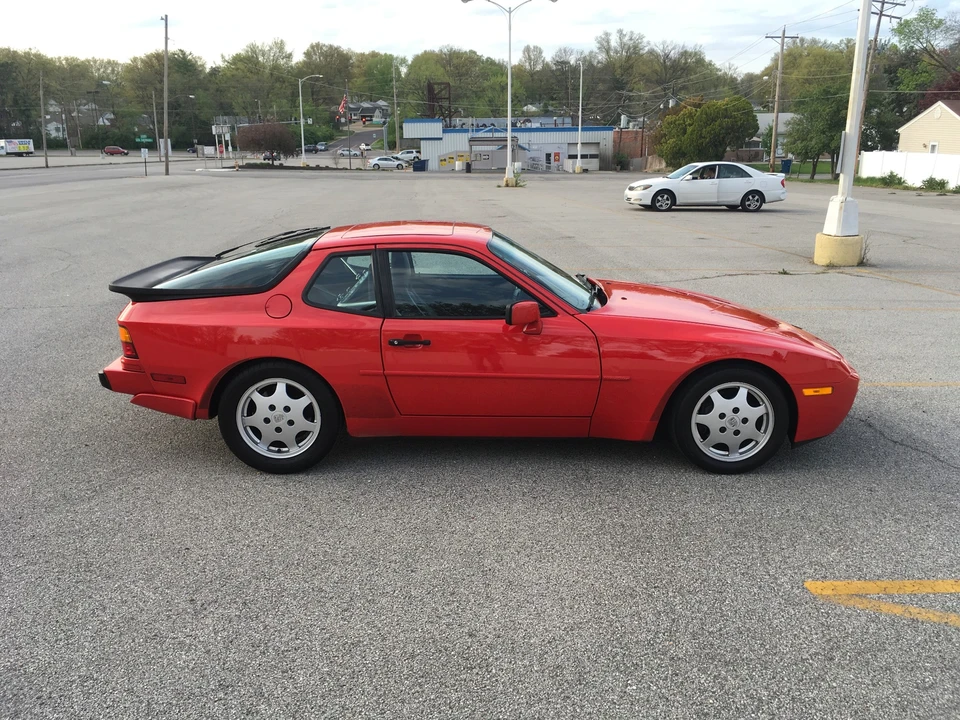 1990 Porsche 944 S2 - Image 9 of 31