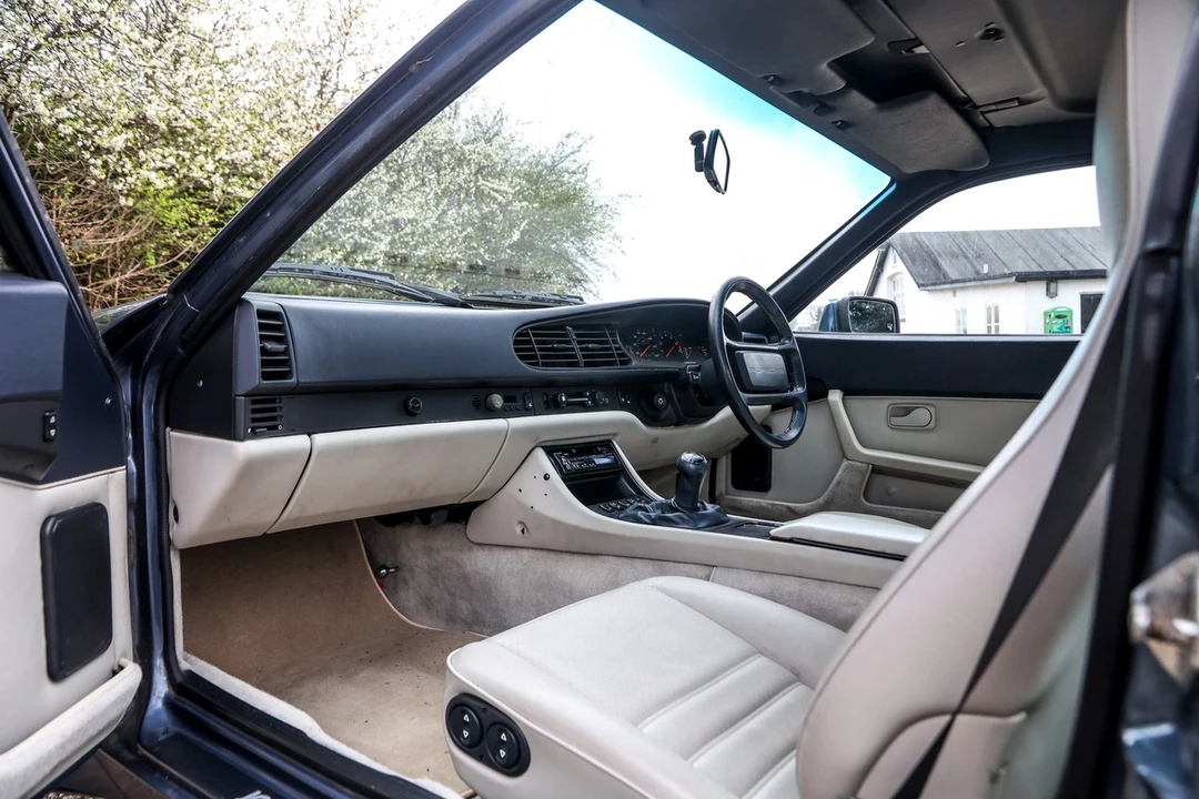 1990 Porsche 944 S2 - Image 9 of 30