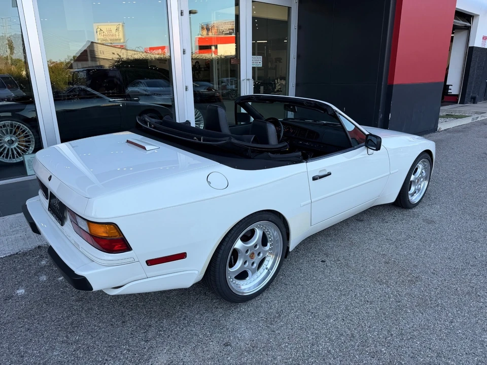 1990 Porsche 944 S2 - Image 2 of 31