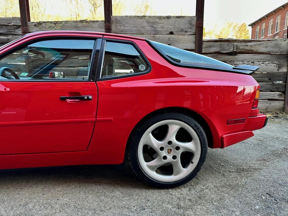 1990 Porsche 944 Turbo - Image 23 of 31