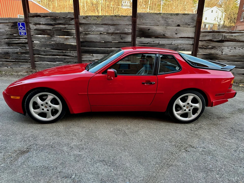 1990 Porsche 944 Turbo - Image 16 of 31