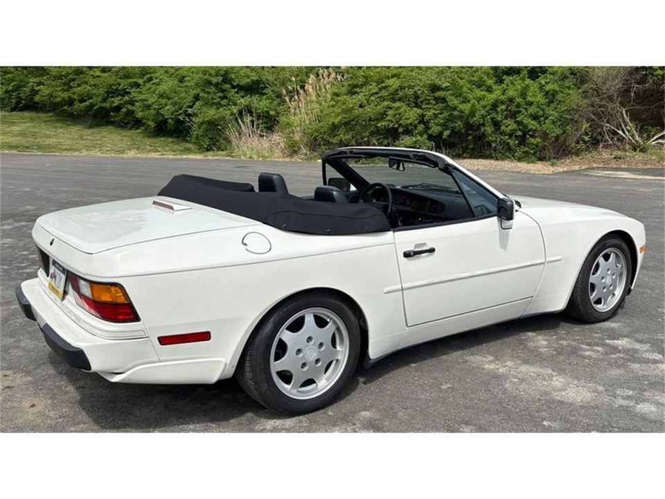 1990 Porsche 944 - Image 3 of 31