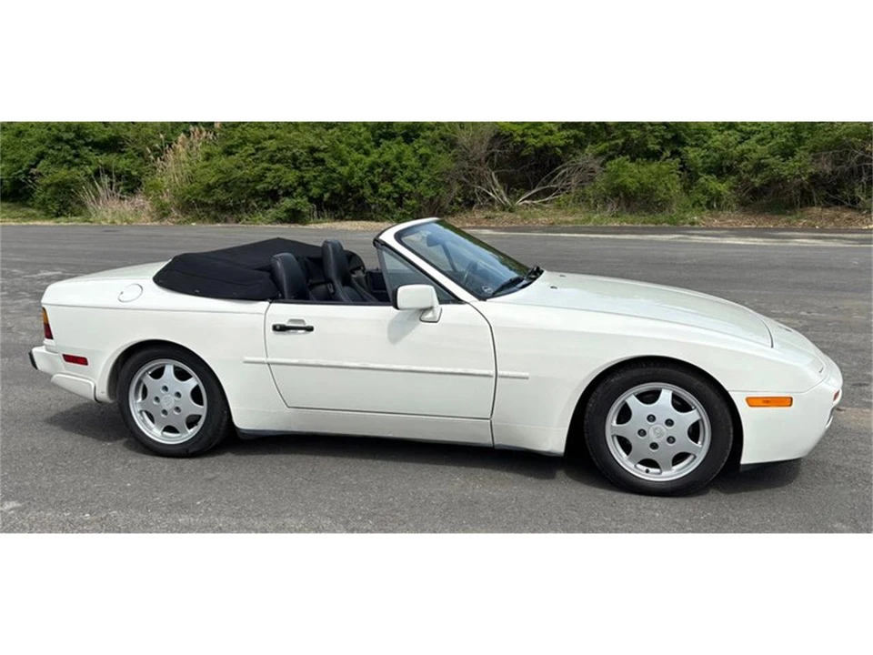 1990 Porsche 944 - Image 24 of 31