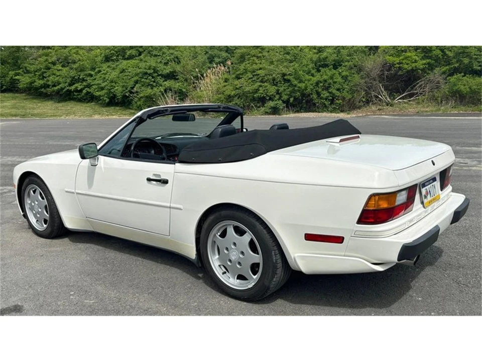 1990 Porsche 944 - Image 6 of 31