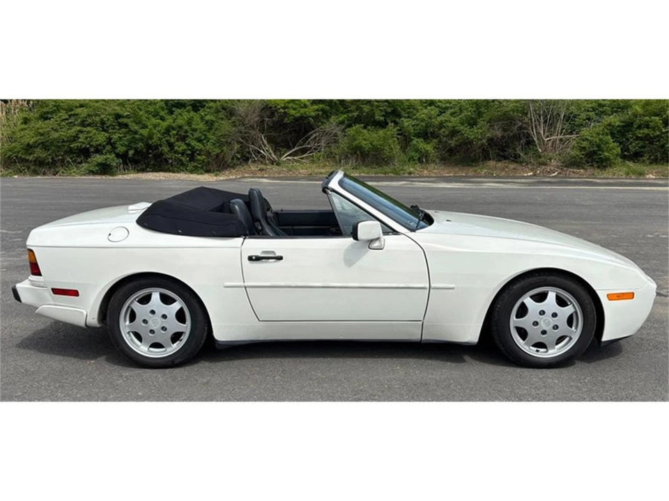 1990 Porsche 944 - Image 2 of 31