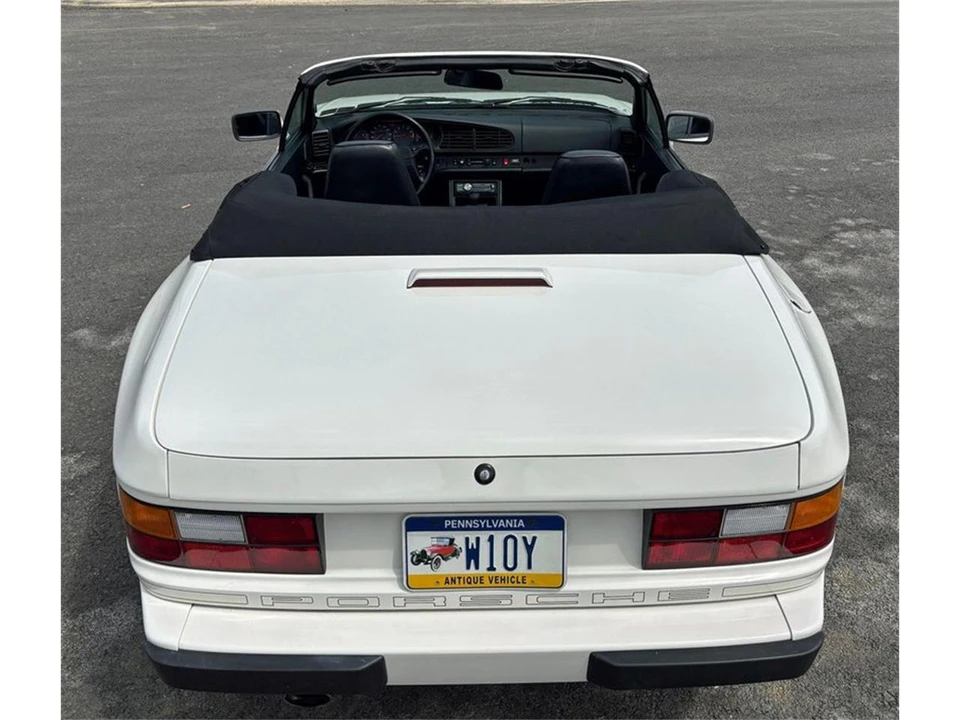1990 Porsche 944 - Image 14 of 31