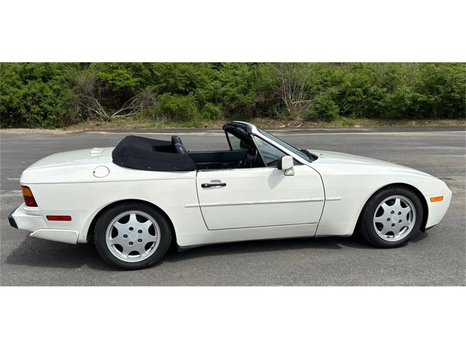 1990 Porsche 944 - Image 25 of 31