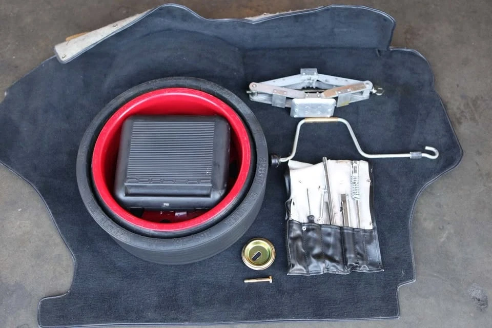1990 Porsche 944 S2 - Image 17 of 20