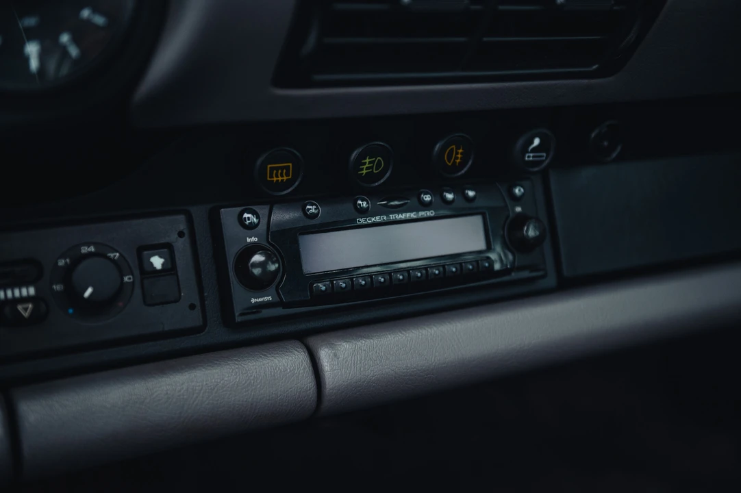 1990 Porsche 964 Carrera - Image 17 of 31