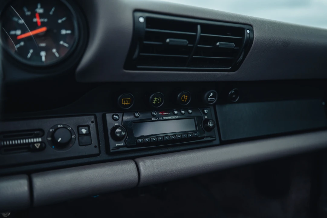 1990 Porsche 964 Carrera - Image 16 of 31