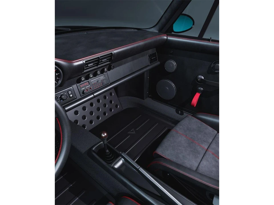 1990 Porsche 964 Carrera 4 - Image 23 of 31