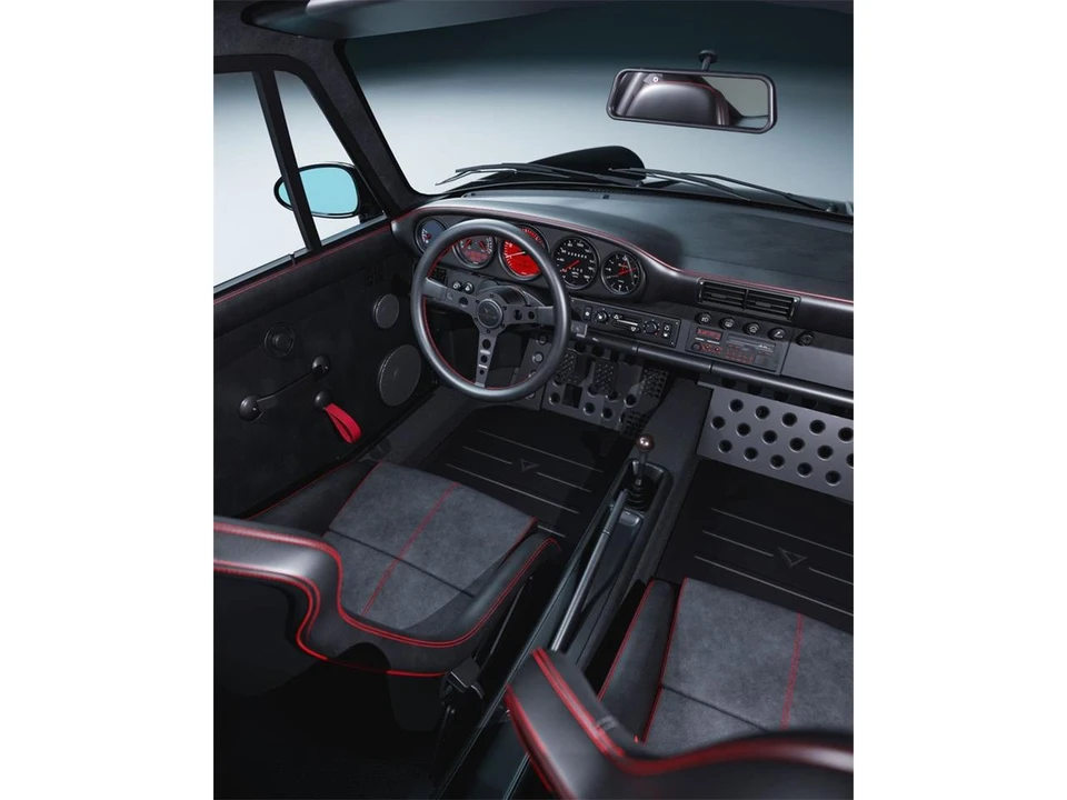 1990 Porsche 964 Carrera 4 - Image 24 of 31
