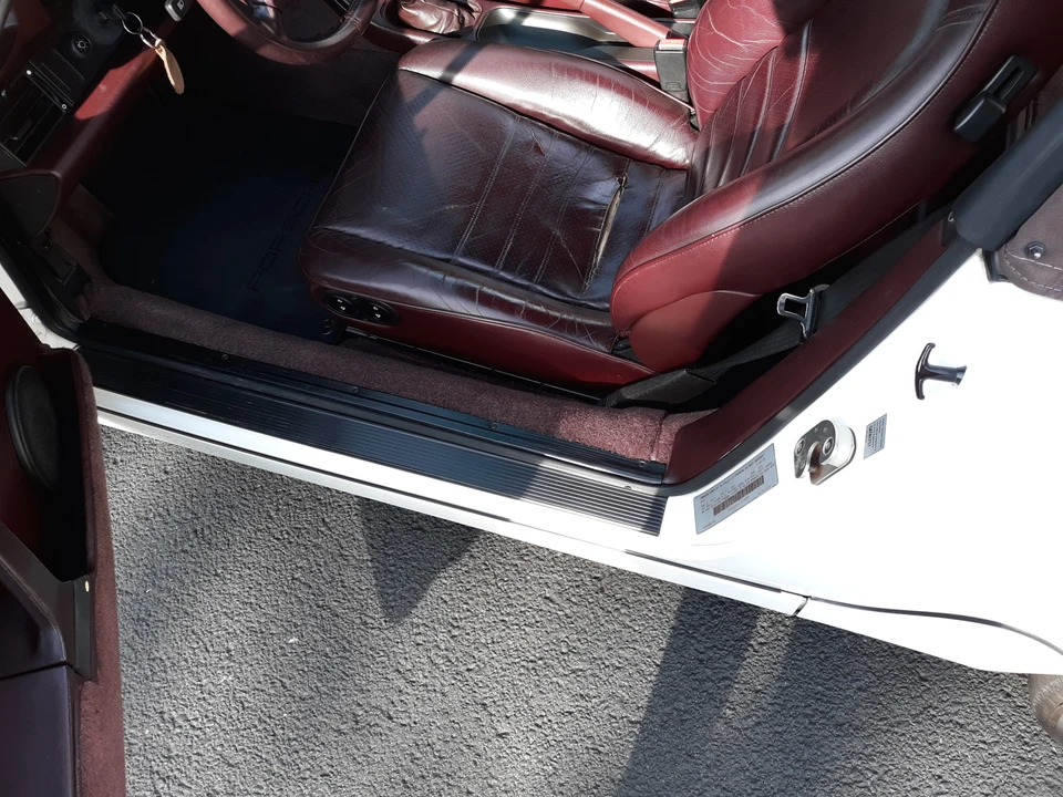 1990 Porsche 964 Carrera 4 - Image 28 of 31