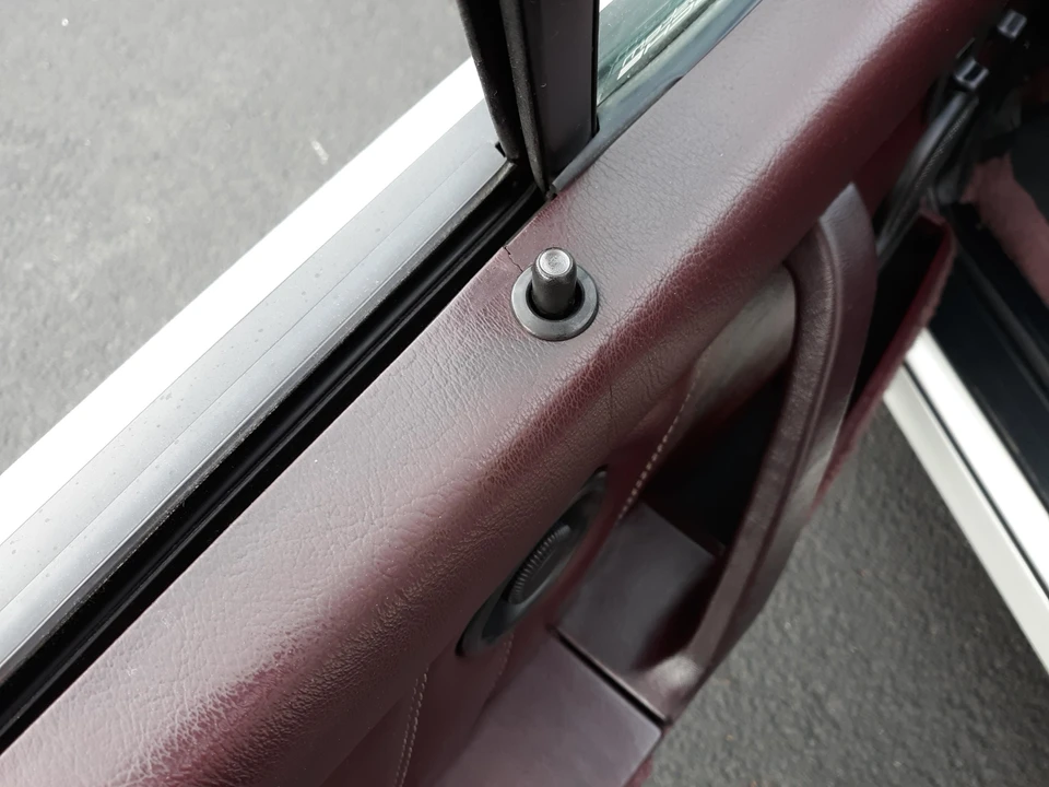 1990 Porsche 964 Carrera 4 - Image 26 of 31