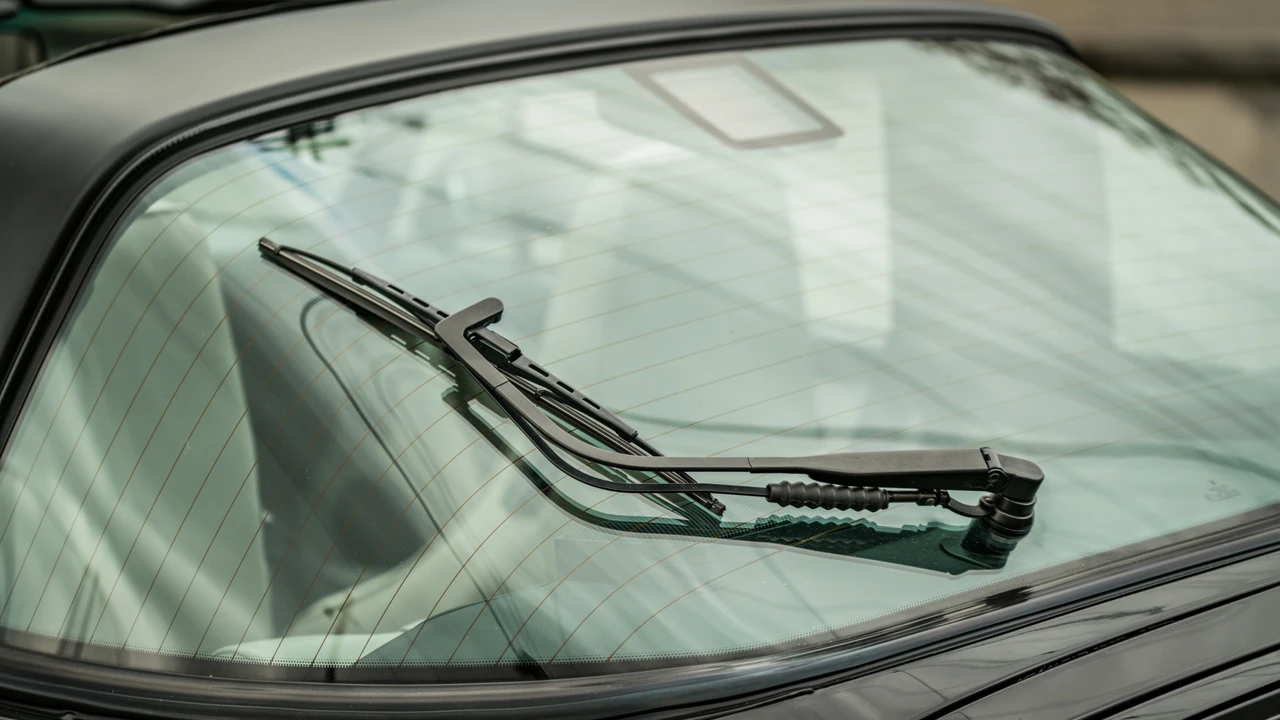 1990 Porsche 964 Carrera 4 - Image 26 of 31