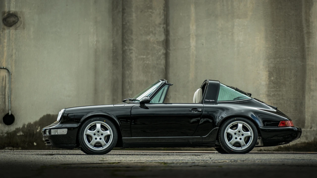 1990 Porsche 964 Carrera 4 - Image 10 of 31