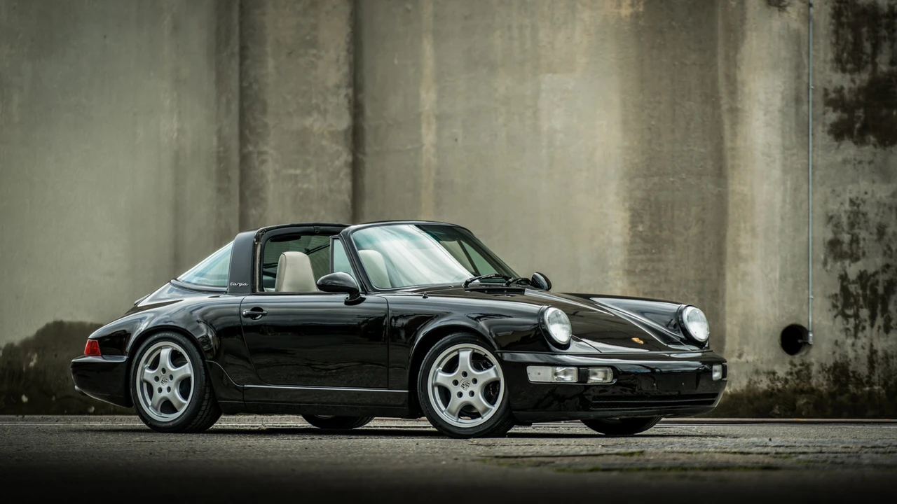 1990 Porsche 964 Carrera 4 - Image 4 of 31