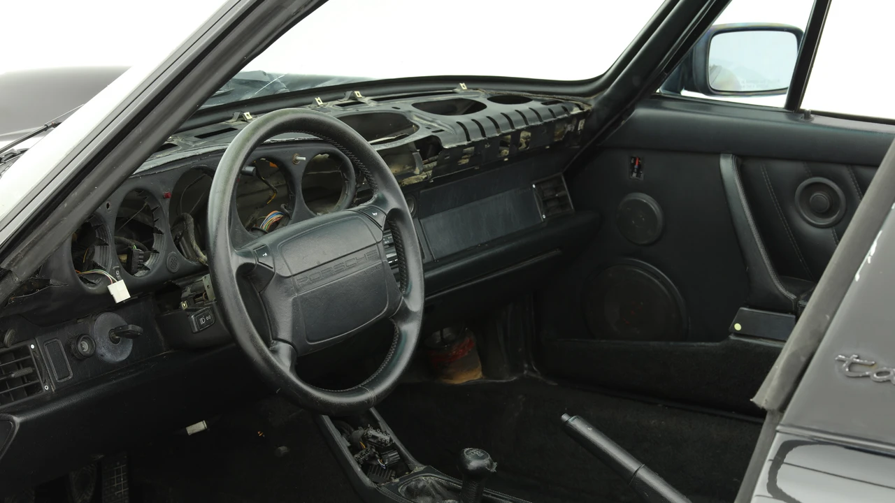 1990 Porsche 964 Carrera 4 - Image 28 of 31