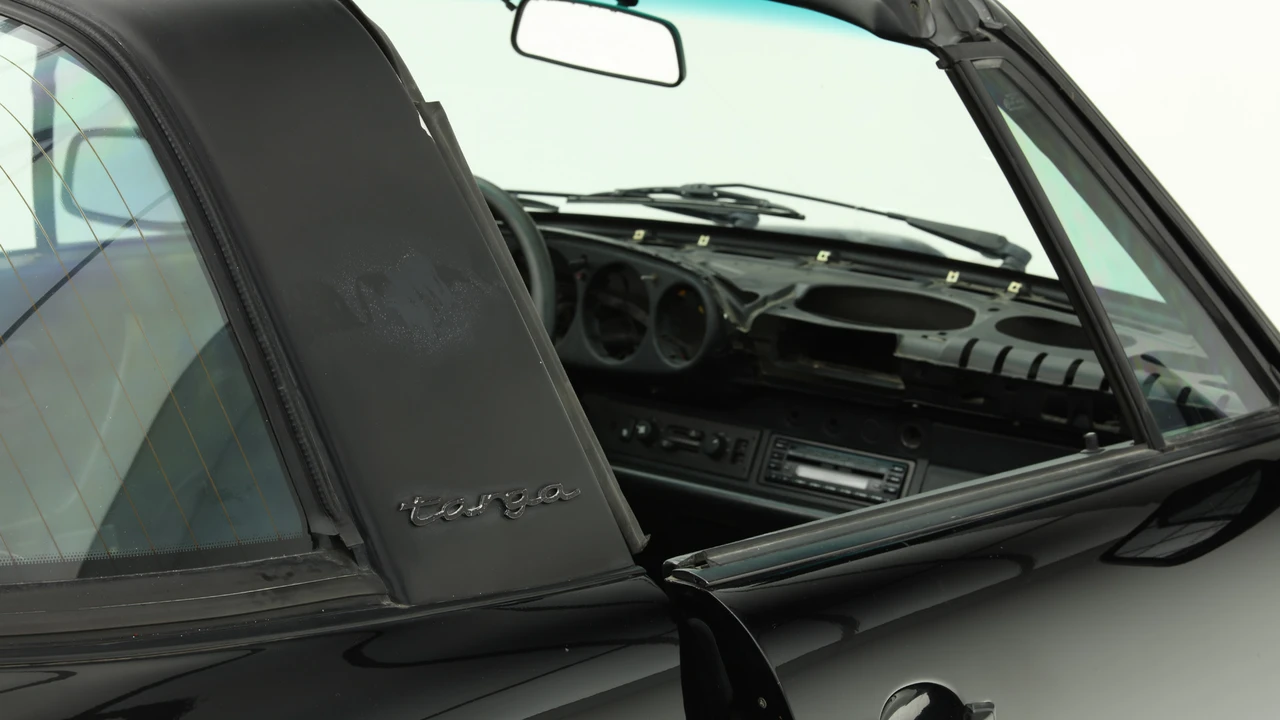 1990 Porsche 964 Carrera 4 - Image 17 of 31