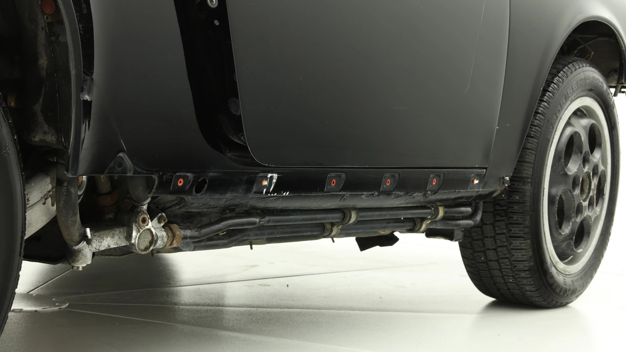 1990 Porsche 964 Carrera 4 - Image 15 of 31