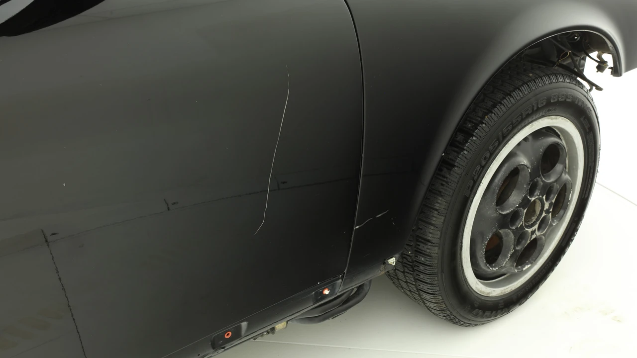 1990 Porsche 964 Carrera 4 - Image 9 of 31