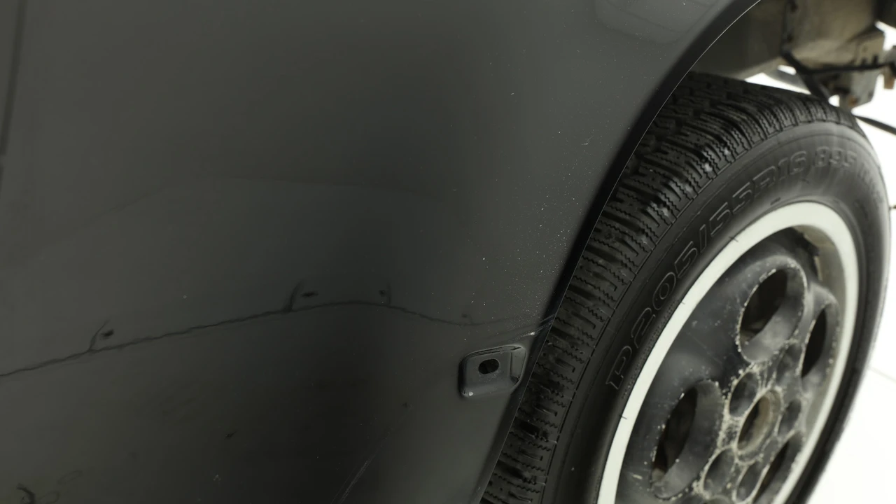 1990 Porsche 964 Carrera 4 - Image 12 of 31