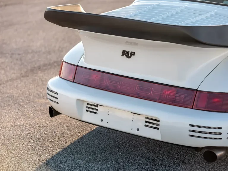 1990 Porsche 964 Carrera 4 - Image 25 of 31