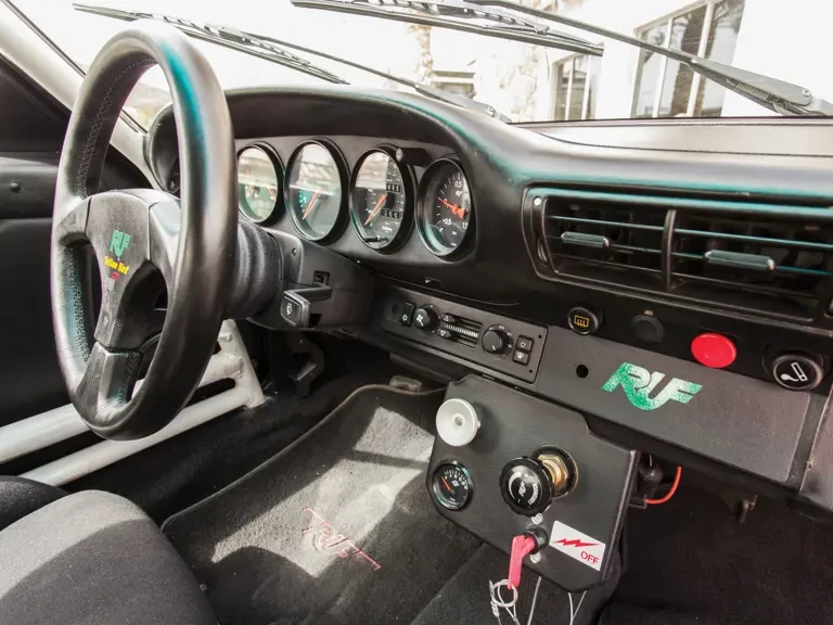 1990 Porsche 964 Carrera 4 - Image 15 of 30