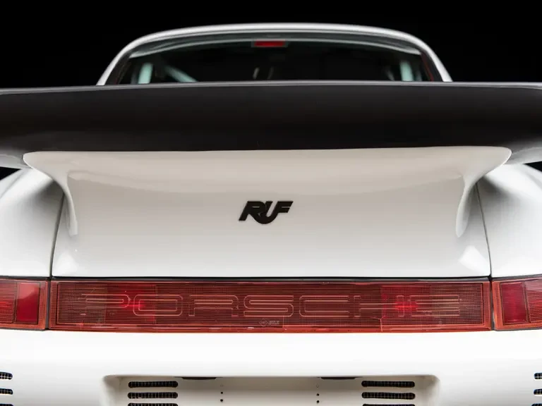 1990 Porsche 964 Carrera 4 - Image 15 of 31