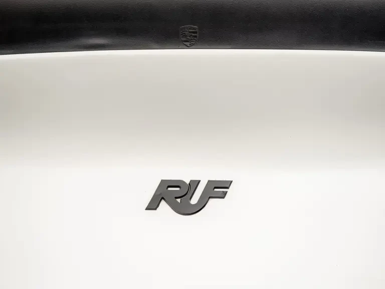 1990 Porsche 964 Carrera 4 - Image 9 of 31