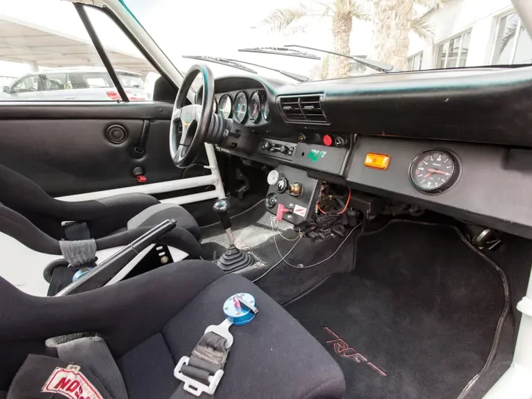 1990 Porsche 964 Carrera 4 - Image 25 of 30
