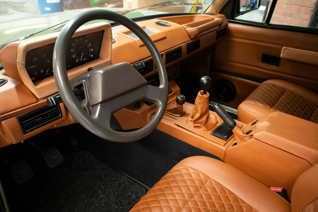 1990 Land Rover Range Rover Classic - Image 9 of 15