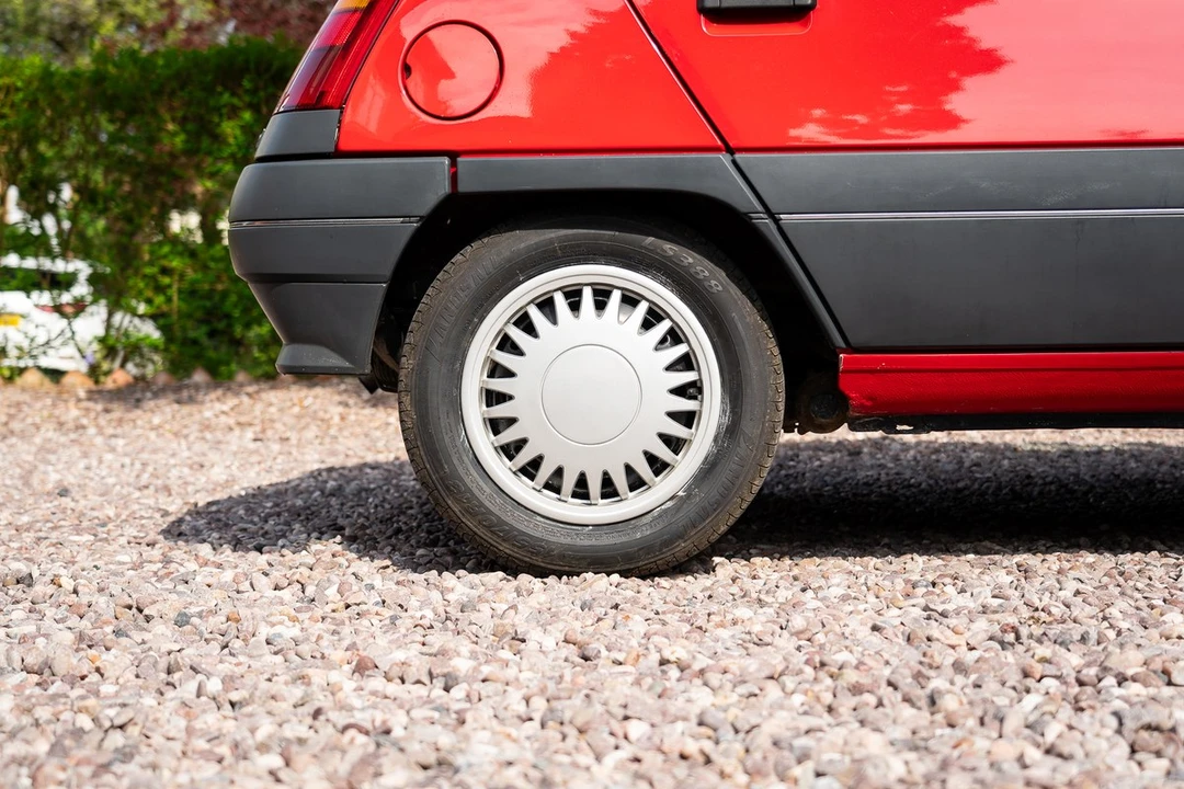 1990 Renault 5 - Image 27 of 30