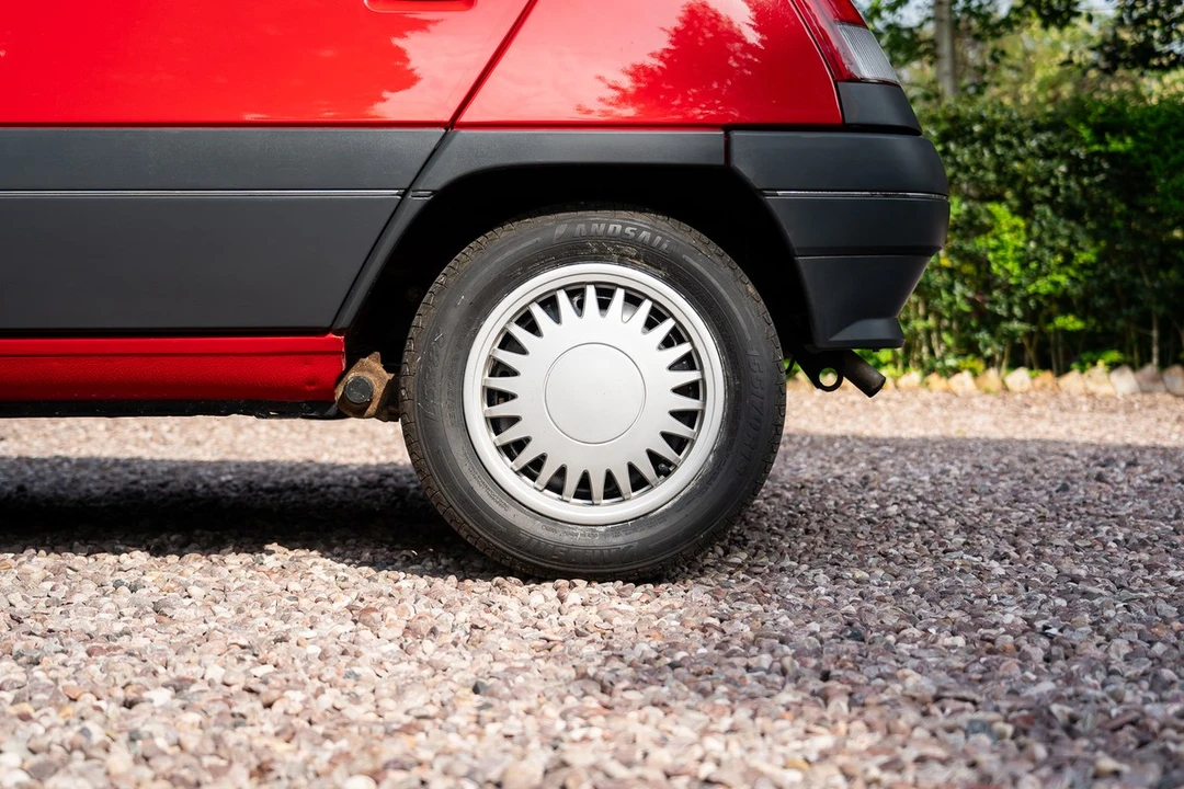 1990 Renault 5 - Image 25 of 30