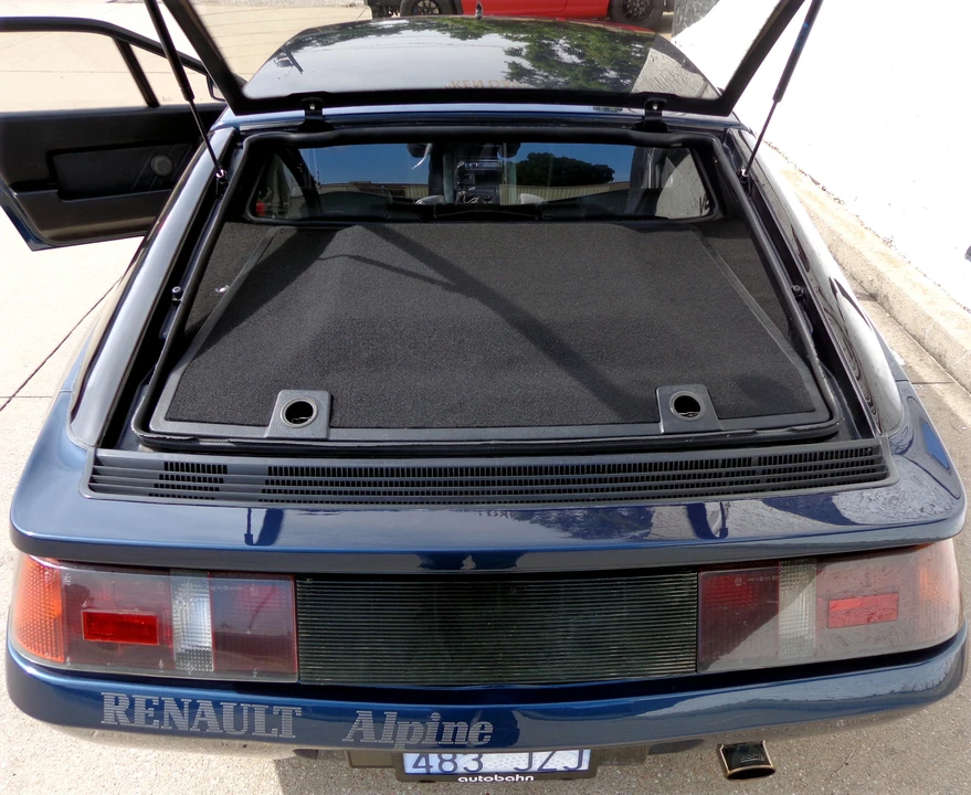 1990 Alpine - Image 19 of 31
