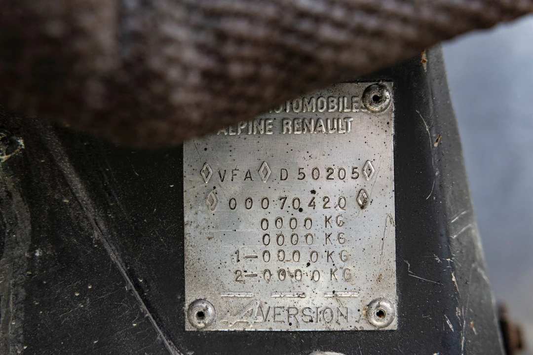 1990 Renault - Image 28 of 30