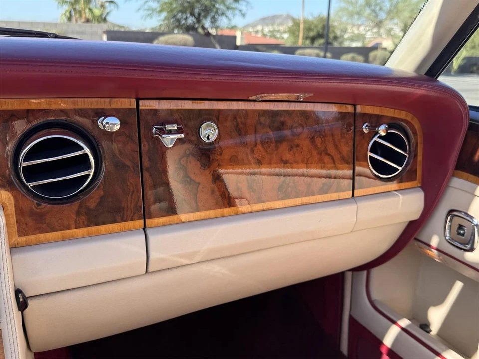 1990 Rolls-Royce Corniche Series III - Image 20 of 31
