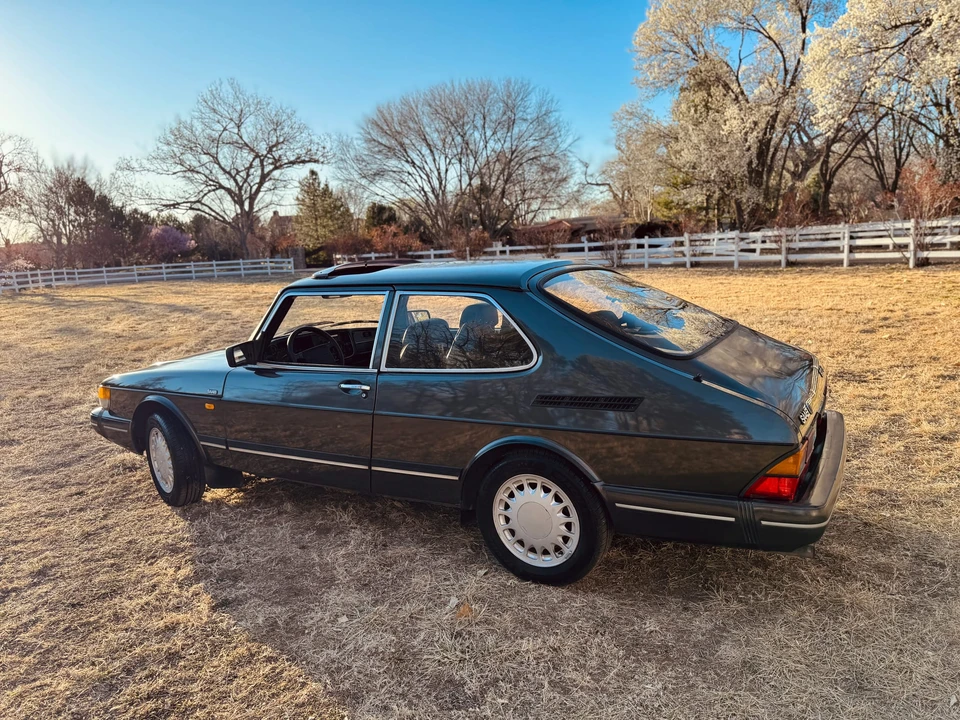 1990 Saab 900 1st Gen - Image 30 of 31