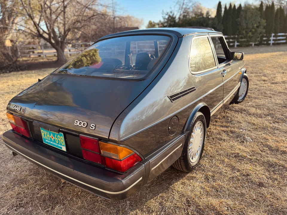 1990 Saab 900 1st Gen - Image 24 of 31