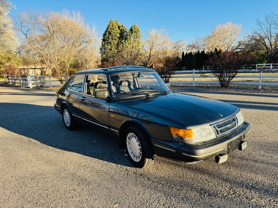 1990 Saab 900 1st Gen - Image 15 of 31