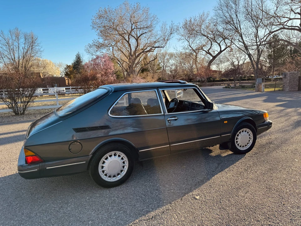 1990 Saab 900 1st Gen - Image 19 of 31