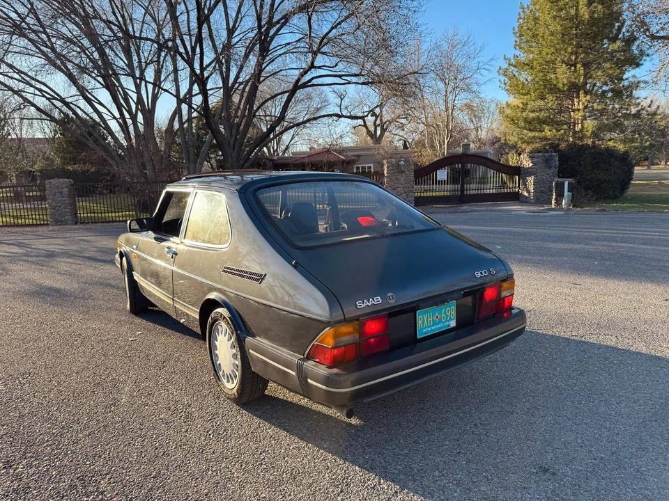 1990 Saab 900 1st Gen - Image 28 of 31