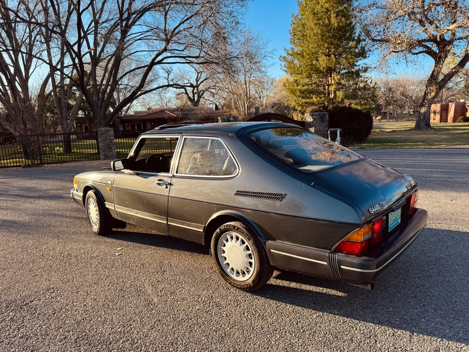 1990 Saab 900 1st Gen - Image 29 of 31